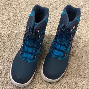 NWT Merrell Kids waterproof snow Boots